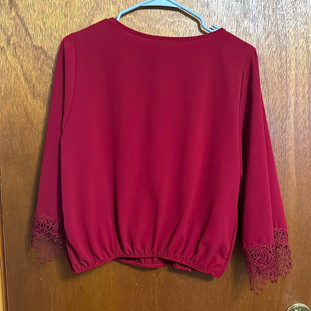 Maroon top - Picture 4 of 4